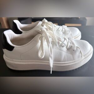 Steve Madden Charlie Sneakers 6.5